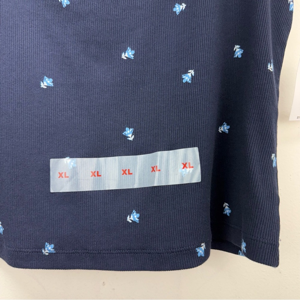 Old Navy size XL Women’s Navy Blue Floral Ultra-Crop Rib-Knit Top - Picture 5 of 8